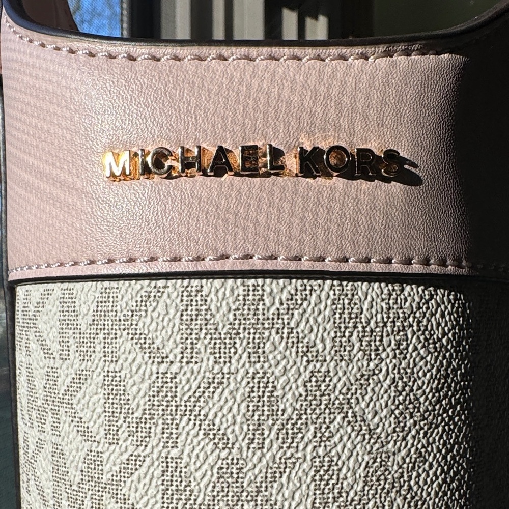 WINE LOVERS!! MK Blush & Cream Winebottle Bag